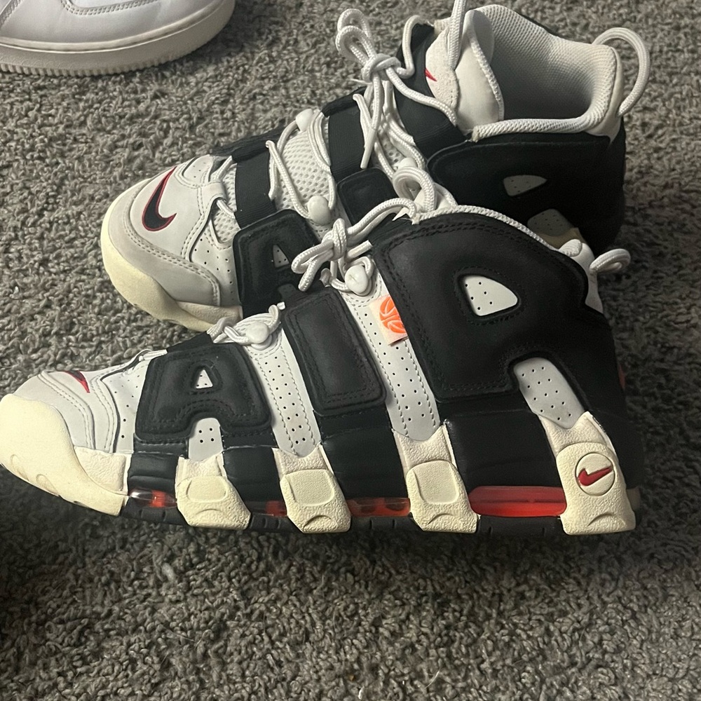 Nike airs